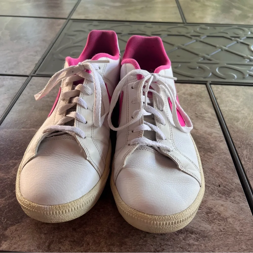 Nike youth Court Royal 833654-106 white/barbie pink 6.5Y tenniscore barbiecore